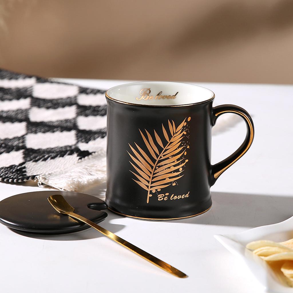 Легкая роскошь Матовая черно-белая кружка Керамический сувенир с крышкой ложкой Парная чашка для воды Бытовая керамическая чашка Подарочная коробка