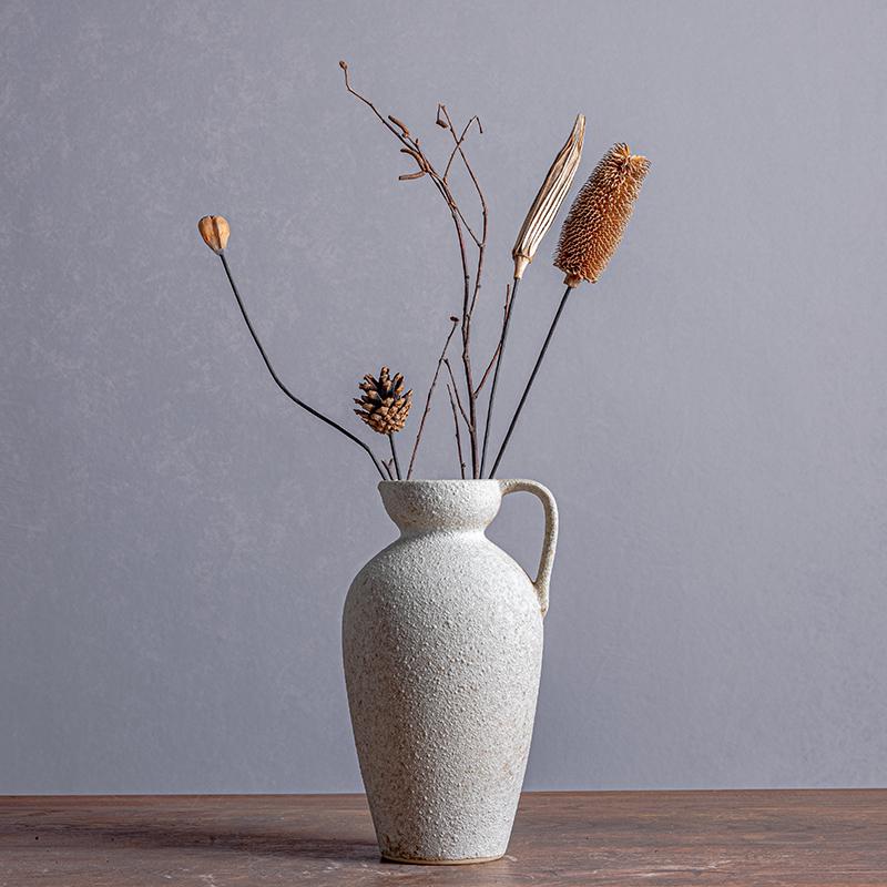 Wabi-Sabi Style Jingdezhen Ceramic Vase with Dried Flowers - Retro Living Room and Dining Table Décor
