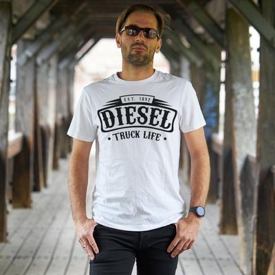 Мужская белая футболка с коротким рукавом и графическим принтом Diesel Truck Life Унисекс