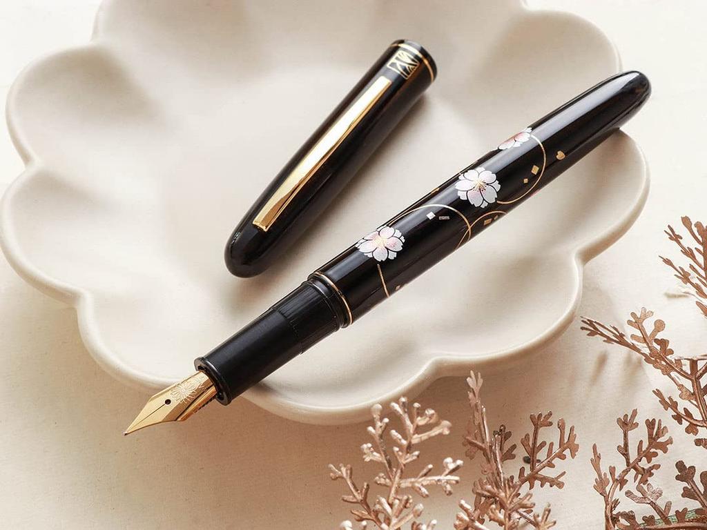 WANCHER Kuretake Современный пион и цвет сакуры Лимитированная серия Перьевая ручка Fine Maki-e, [Ручка WANCHER] (Перо F)