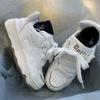 Маленькие белые туфли на толстой подошве, детские, новинка осени 2025 года, удобные и универсальные, дышащие, на плоской подошве, повседневные, спортивные туфли для пап
