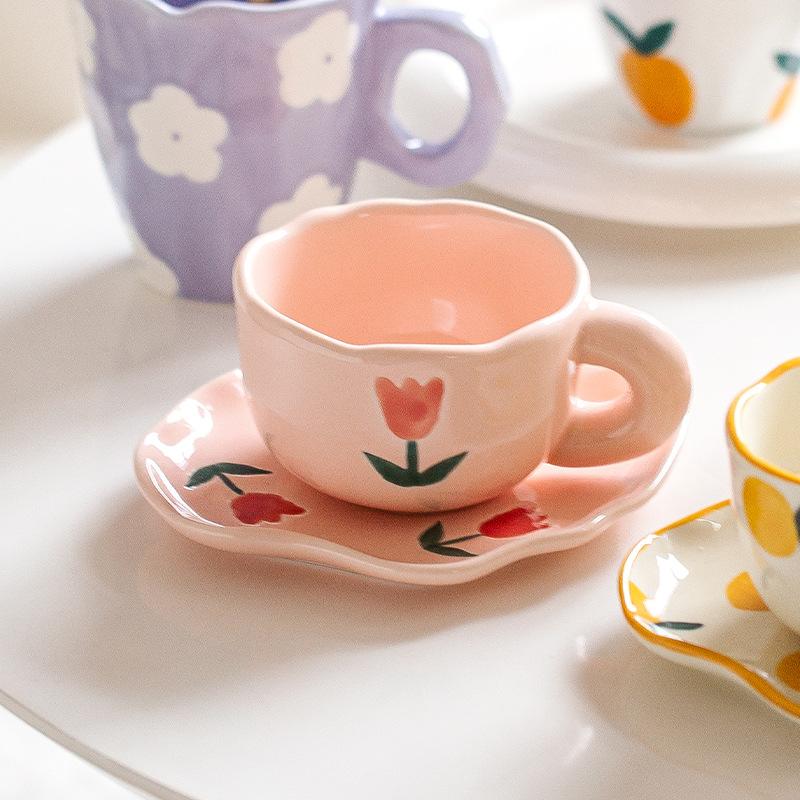 Маленький свежий розовый кофейный набор из чашки и блюдца с тюльпаном, чашка для питья для девочек, чашка для послеобеденного чая, чашка для латте в качестве сувенира