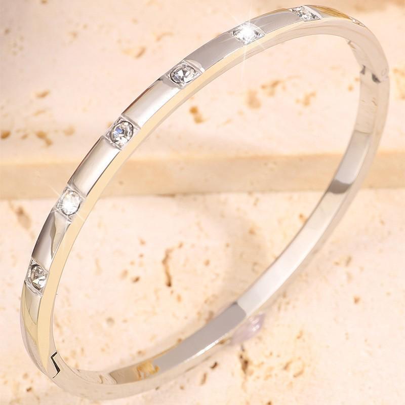 Starry Sky Full Diamond Titanium Steel Bracelet – Versatile, No-Fade Silver Women's Fashion Accessory