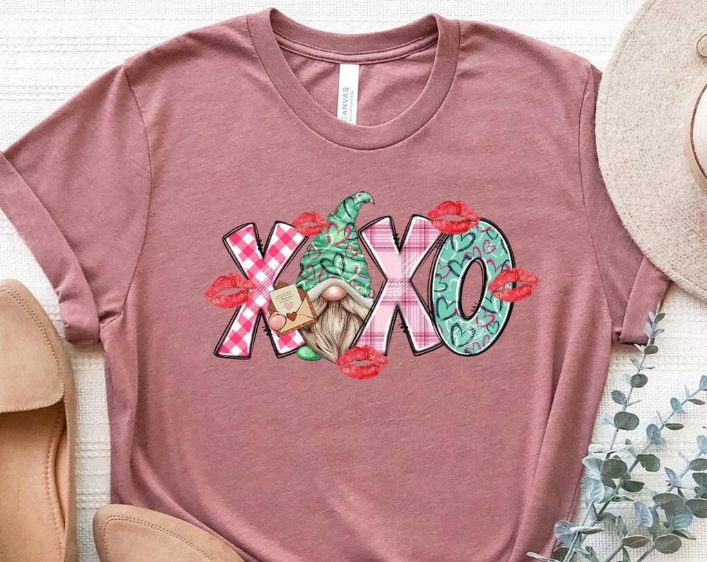 Cute Gnome Xoxo Shirt, Valentine's Day Gnome Xoxo T-Shirt, V-Day Shirts, Cute Love Shirt, Cute Couple Matching Tee, Cute Heart Shirt Gifts