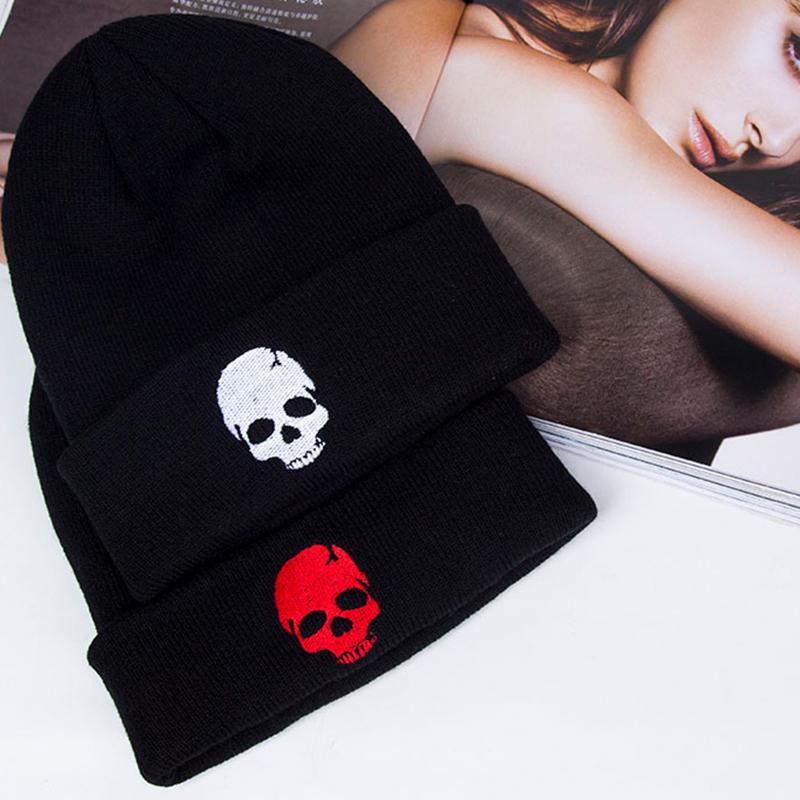 Мужская трикотажная шапочка на зиму