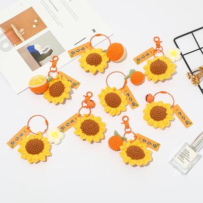 Брелок-чемпион в виде подсолнуха, связанный крючком - подвеска для автомобиля, подарок однокласснику, аксессуар для сумки, сувенир на заказ