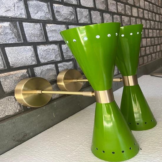 Настенный светильник Diabolo Green Brass Mid Century Modern Вверх-вниз освещение