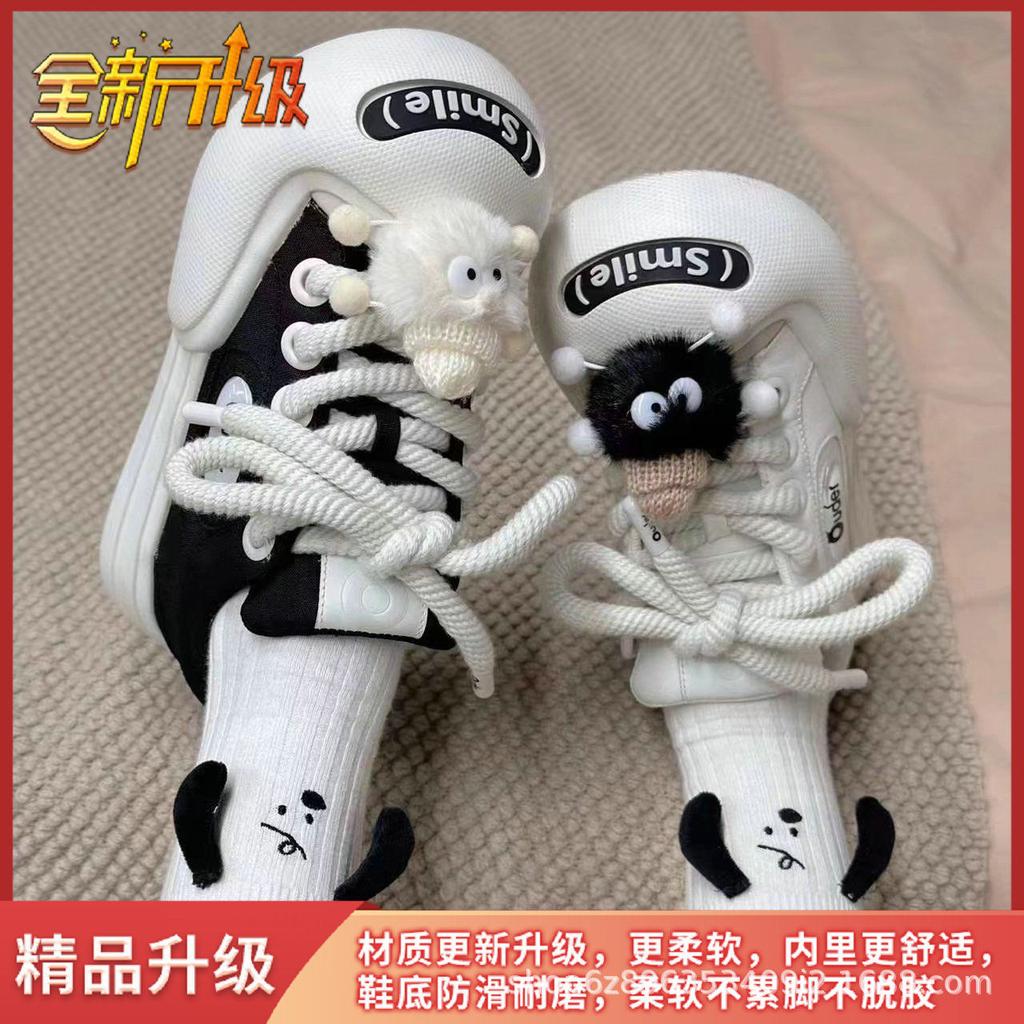 Новые нишевые оригинальные милые большие уродливые милые туфли для женщин 2025 года, летние универсальные повседневные маленькие белые туфли с открытой улыбкой