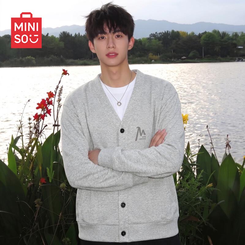 MINISO Men's Loose Heavyweight V-Neck Cardigan