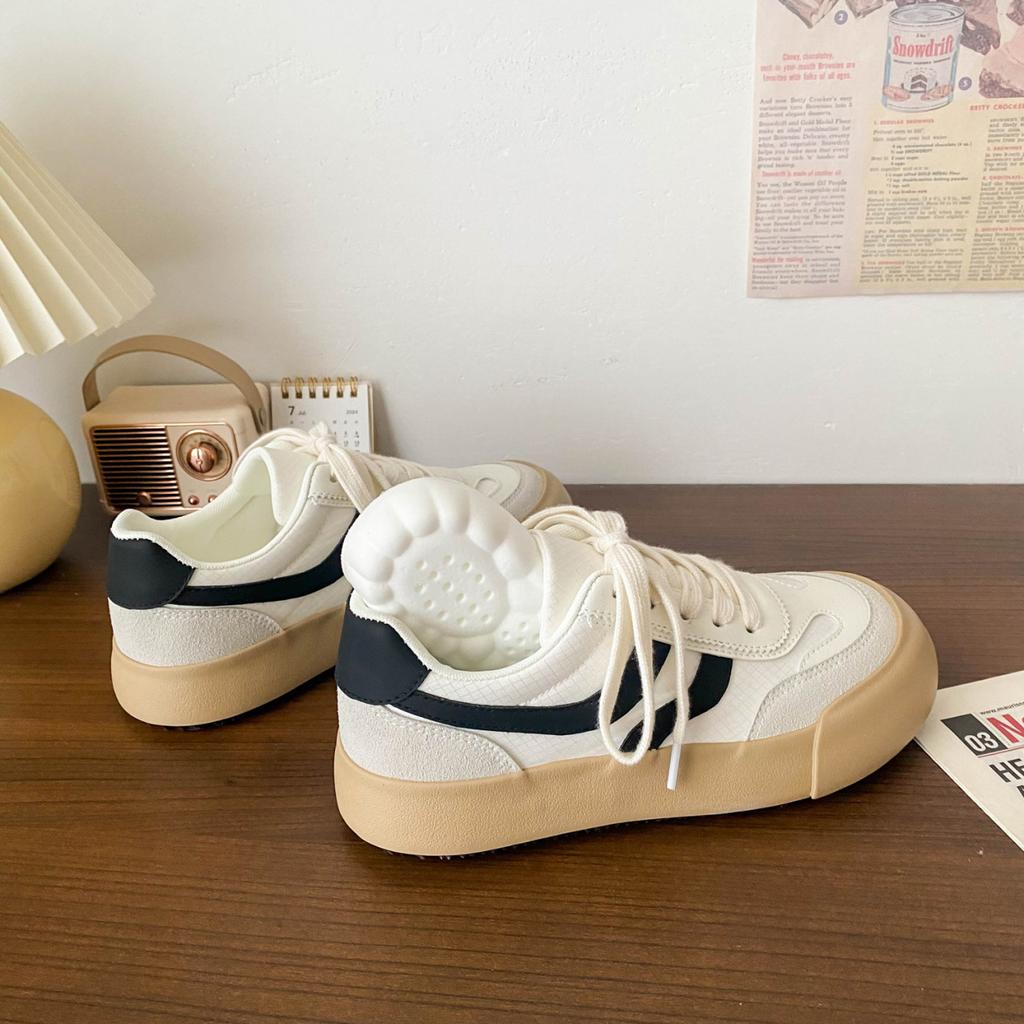 Белые кроссовки на платформе в гонконгском стиле женские 2025 новые студенческие универсальные оригинальные нишевые кеды шикарные ретро моральные тренировочные туфли