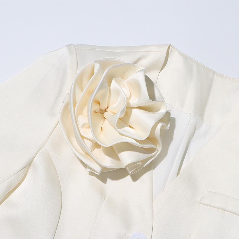 Весна 2025 Элегантная европейская и американская ветровка с V-образным вырезом и цветочным принтом