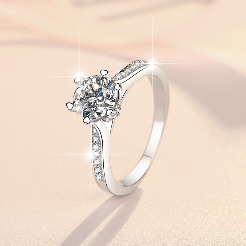 S925 Sterling Silver Women's Ring Moissanite 1 Carat Platinum Plated Crown Six Claw Ring Engagement Ring Wedding Ring Gift for Girlfriend