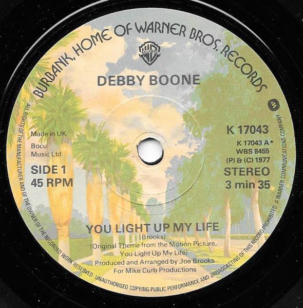 7inch Record DEBBY BOONE - You Light Up My Life K17043 Warner Bros. Re 1977 UK Pop Used