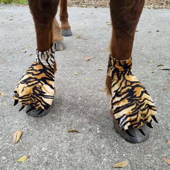 1 Pair Horse Decor Boots Hooves To Feet Horseshoe Wrapped Wear Resistant Easy Wear Horse Hoof