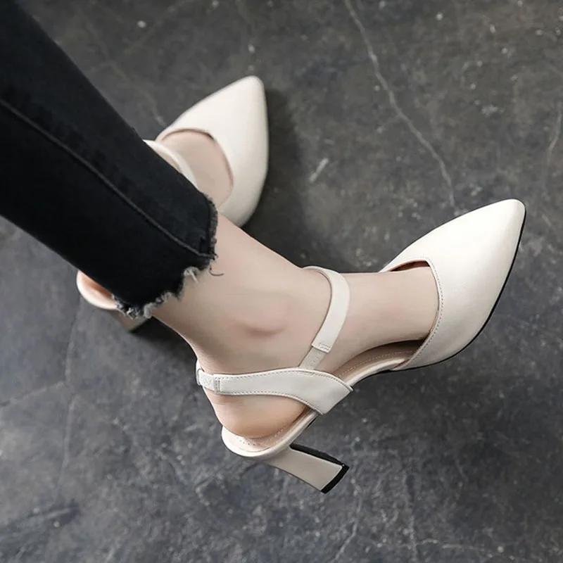 Женские босоножки на высоком каблуке с острым носком и толстым каблуком, мягкие сексуальные туфли из искусственной кожи, однотонные повседневные туфли для офиса и вечеринки