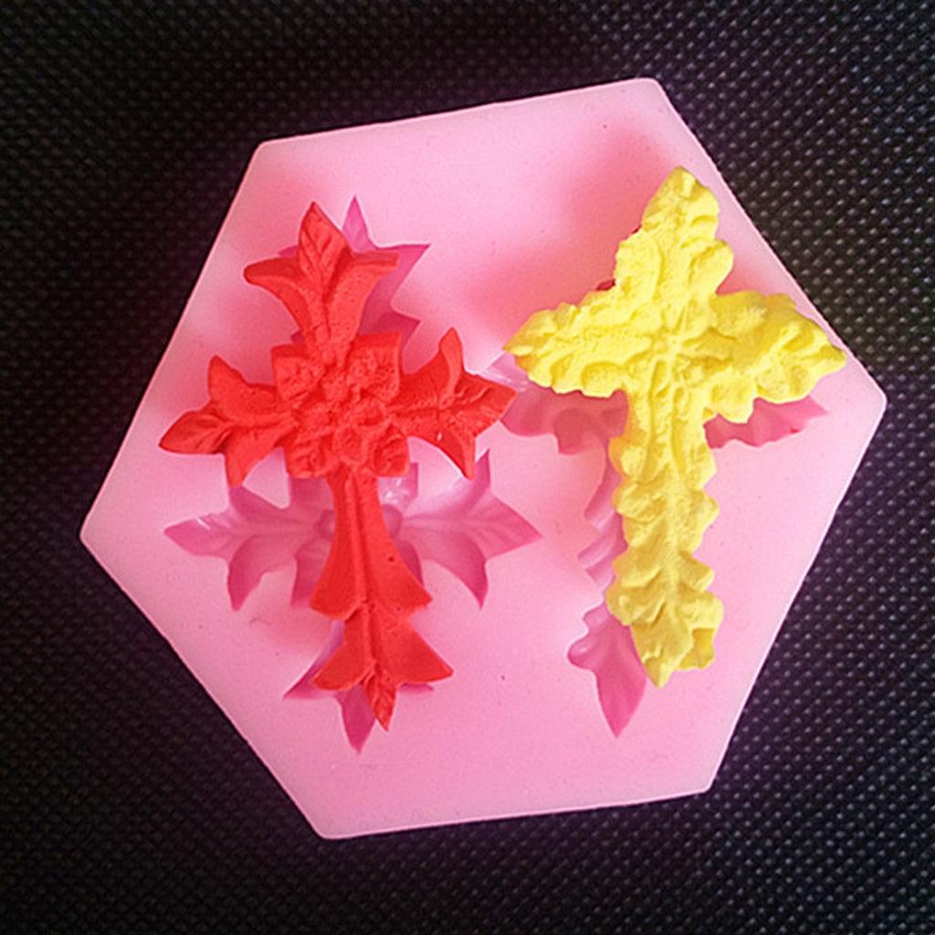 Форма для печенья из шоколада и сахарной помадки в форме креста