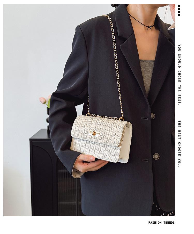 Трендовая женская летняя сумка кроссбоди с цепочкой-косичкой - Модный дизайн с поворотным замком