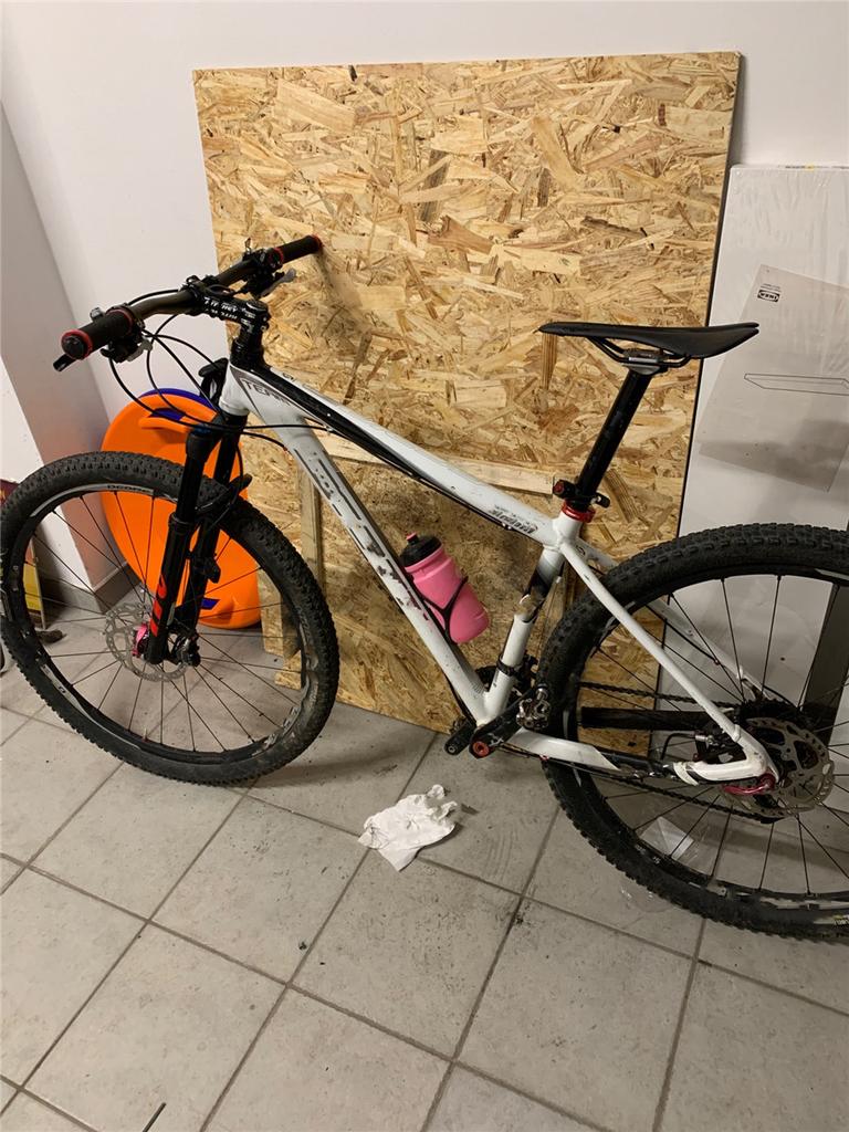 Велосипедное седло Комфорт Велоспорт MTB Шоссейный горный велосипед Подушка Сиденье Черный