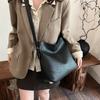 Осенняя ретро премиум сумка подмышку женская сумка 2025 новая простая сумка-ведро большой вместимости широкий плечевой ремень сумка-мессенджер