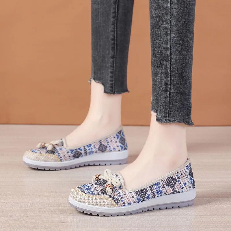 Летние туфли из полой сетки, старые пекинские туфли из ткани, женская мода, повседневная обувь на мягкой подошве, средний размер