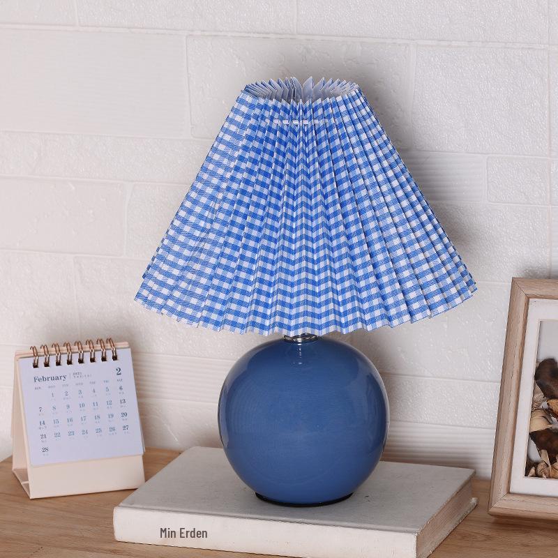 Retro Ceramic Pleated Table Lamp - Mid-Century Style for Bedroom or Wedding Decor