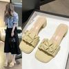 Обувь Женские тапочки Тапочки на квадратном каблуке Женские роскошные шлепанцы среднего размера Летние дизайнерские блочные дизайнерские римские скандалы PU Каблуки-копыта