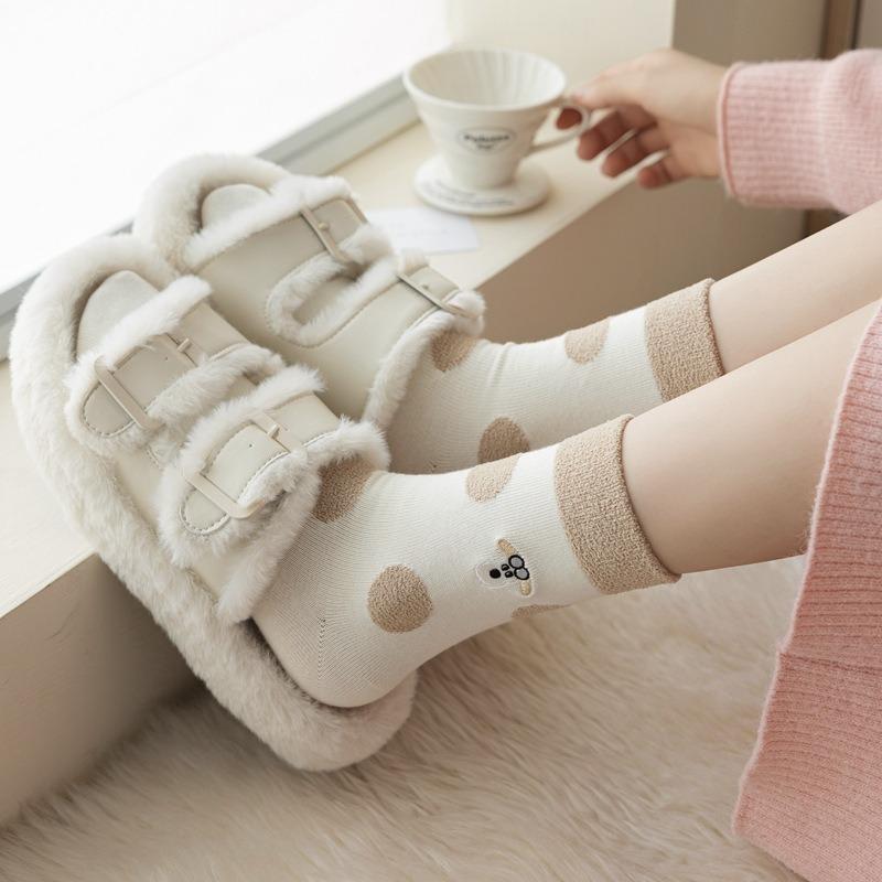 Осенне-зимние объемные носки до середины икры в милую мультяшную расцветку с мультяшным рисунком, мягкие женские носки в горошек.