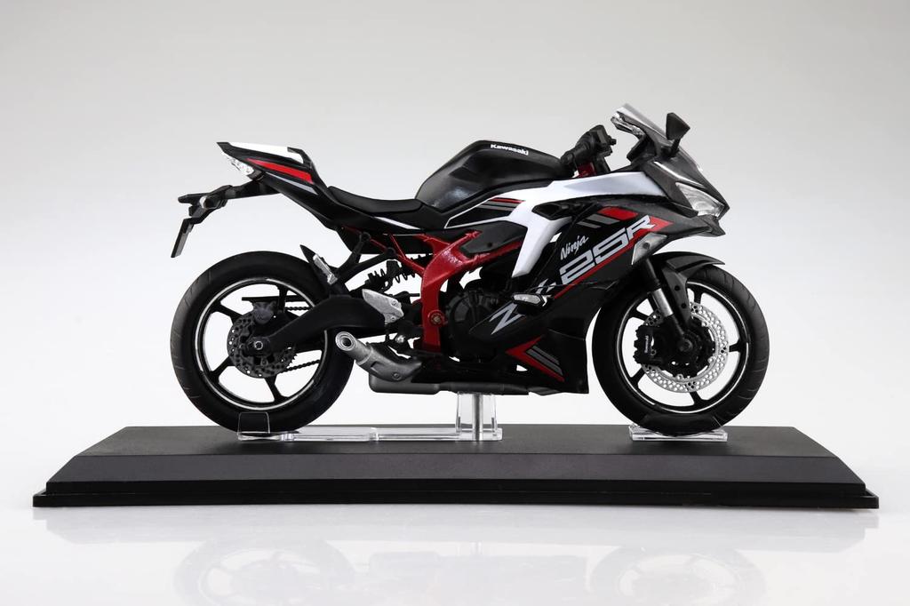 Skynet Completed Bike Kawasaki Ninja Metallic Spark Black x Pearl Flat Stardust White 1/12 ZX-25R