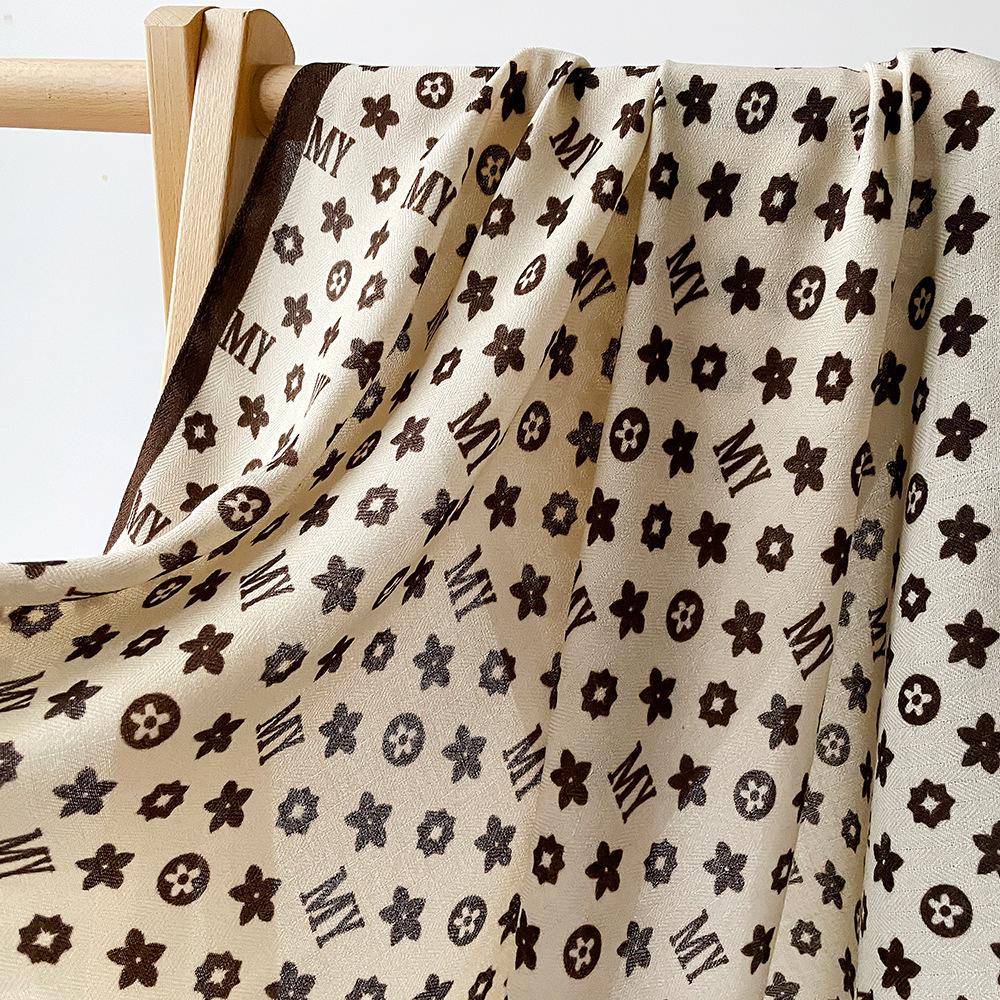 70Cm Retro Small Square Scarf Collection Autumn And Winter Silk Scarf Herringbone Scarf Neck Protection Multi-Purpose Binding Bag Retro Scarf