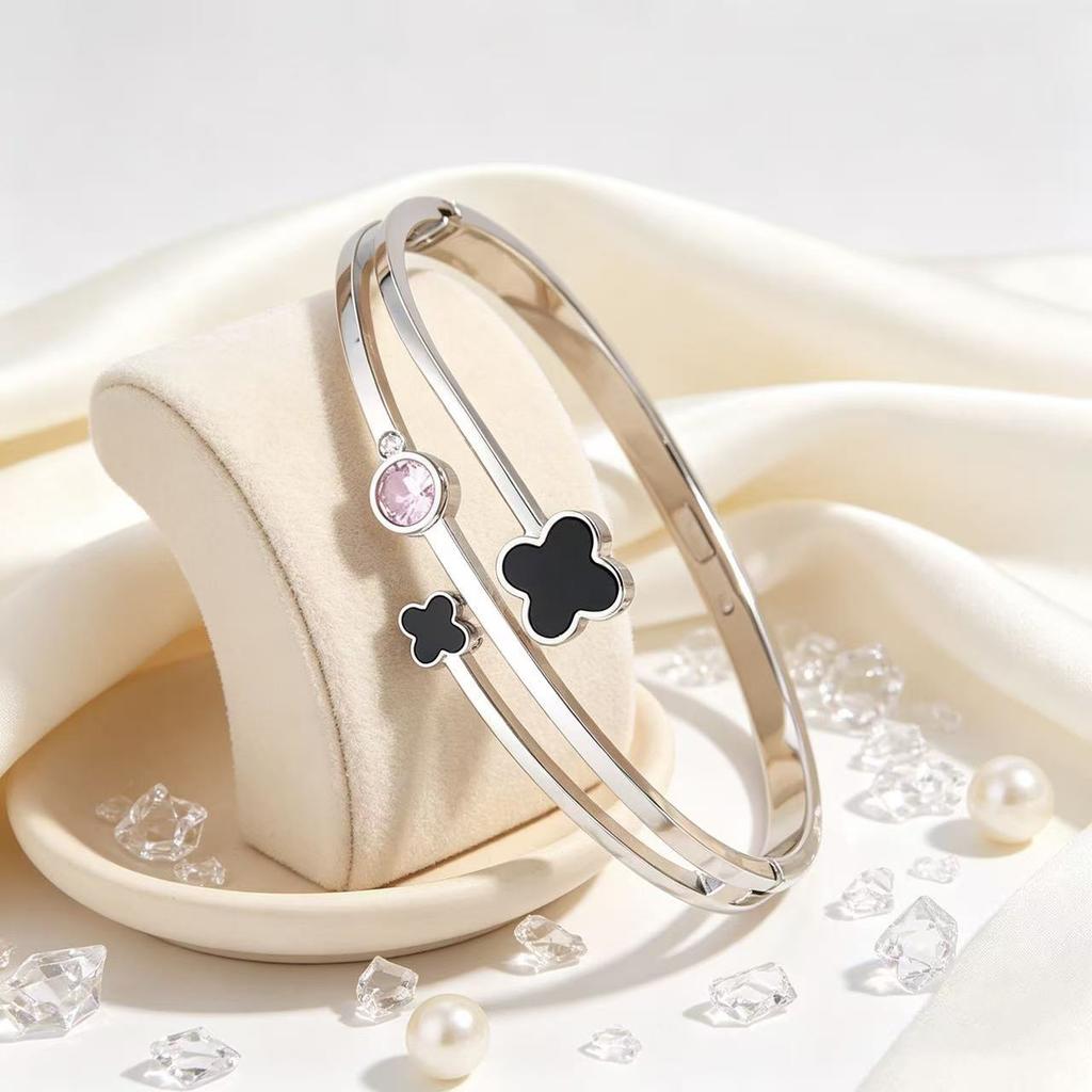 Luxury four-leaf clover pink diamond bracelet for women, unique design, titanium steel, non-fading, versatile and exquisite double-layer open