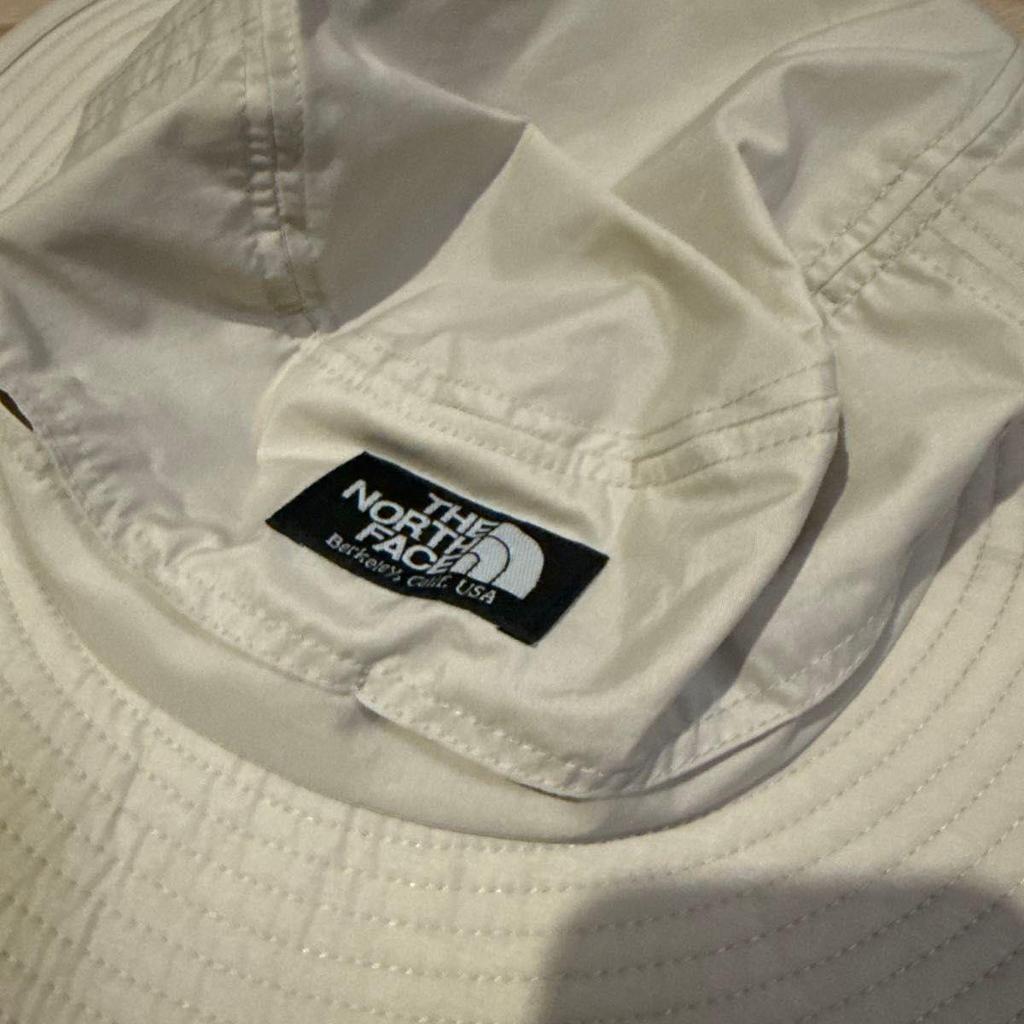 Использовалась шляпа THE NORTH FACE Horizon Hat NN42531 цвета слоновой кости