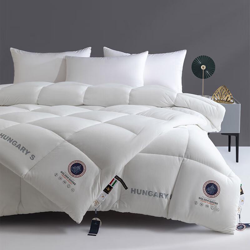 Southern Living Volcanic Fleece Anti-Gravity Quilt