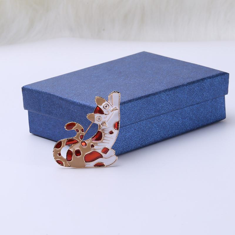 Милая брошь в виде капающей кошки, персонализированная модная и универсальная корейская ретро-брошь для корсажа с аксессуарами