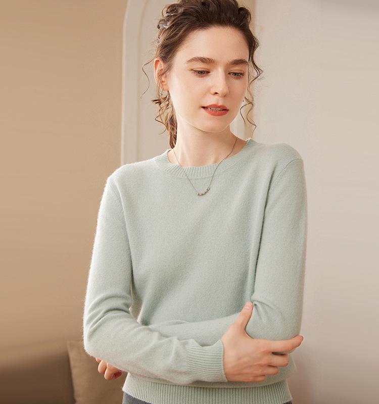 Women's Plus Size Cashmere Sweater - Round Neck, Loose-Fit, Knitted Pullover for Autumn and Winter