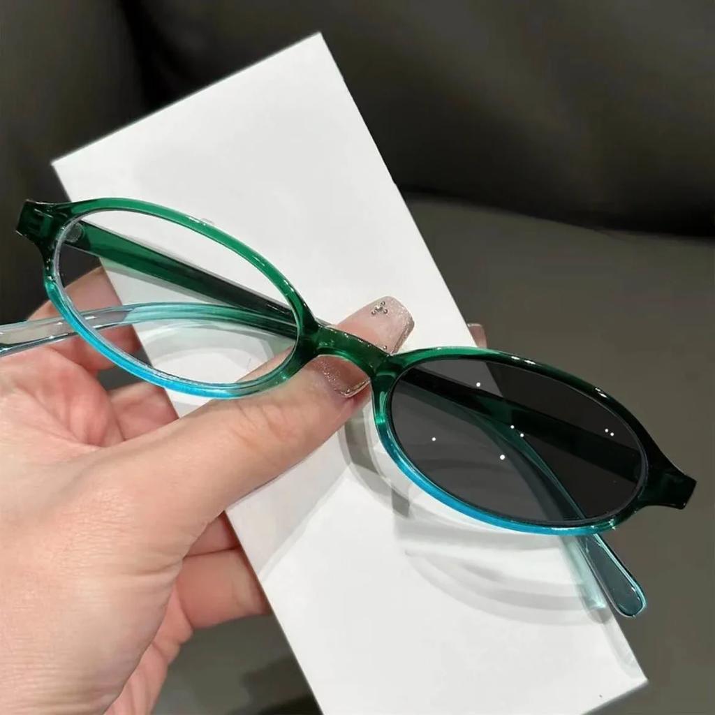 Color Changing Outdoor Eyeglasses Spicy Girl Style Photochromic Myopia Glasses Super Light Small Frame Near Sight Glasses