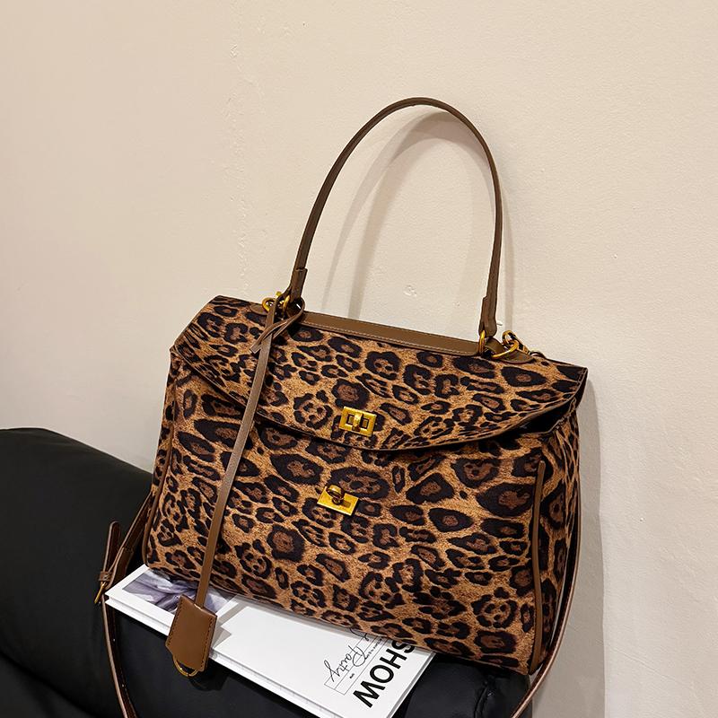 New Faux Suede Leopard Large Bag Large Capacity Traveling Tote Bag High Quality Versatile Handbag Crossbody Bag