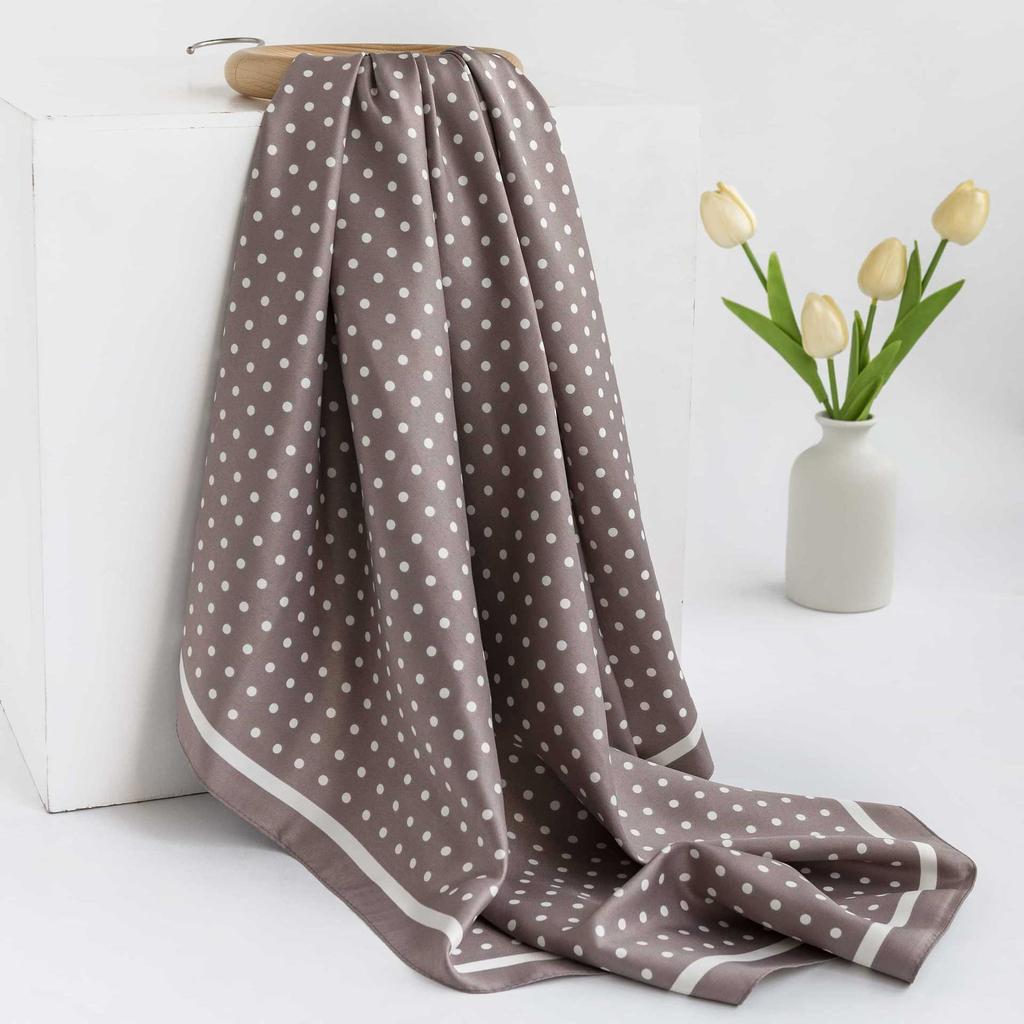 2024 Весна и осень Тонкий французский бежевый шарф в горошек Женский квадратный шарф Шаль Внешнее украшение Универсальный шарф