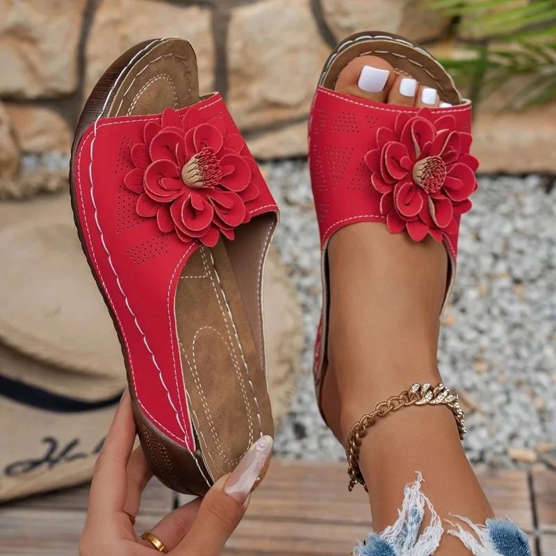 Модные женские тапочки Элегантные тапочки на низкой платформе 2025 Новые повседневные туфли на танкетке Женские летние сандалии на мягком каблуке Модные шлепанцы Женские