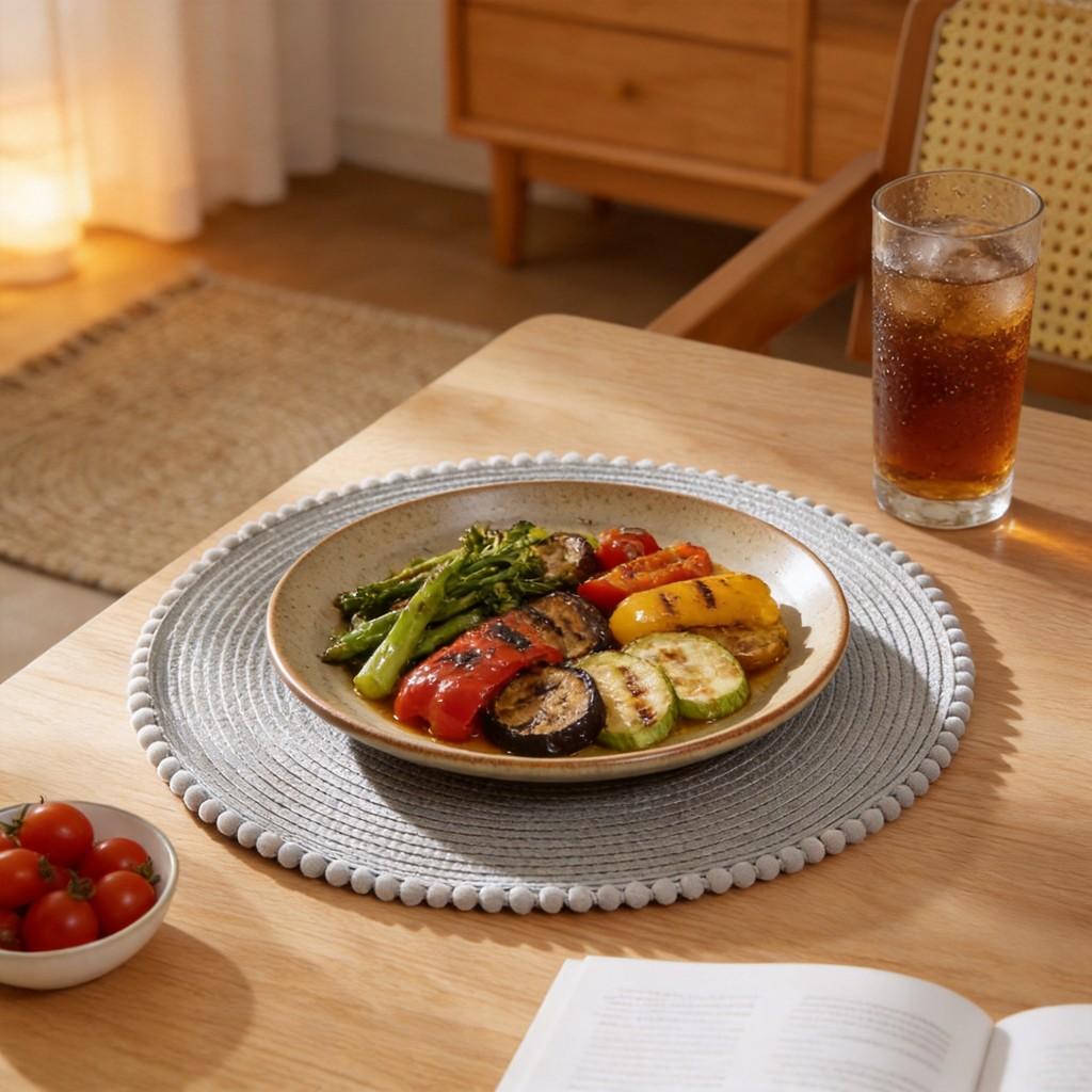 Circular Corn Fiber Coasters With Modern Minimalist Design For Restaurant Use