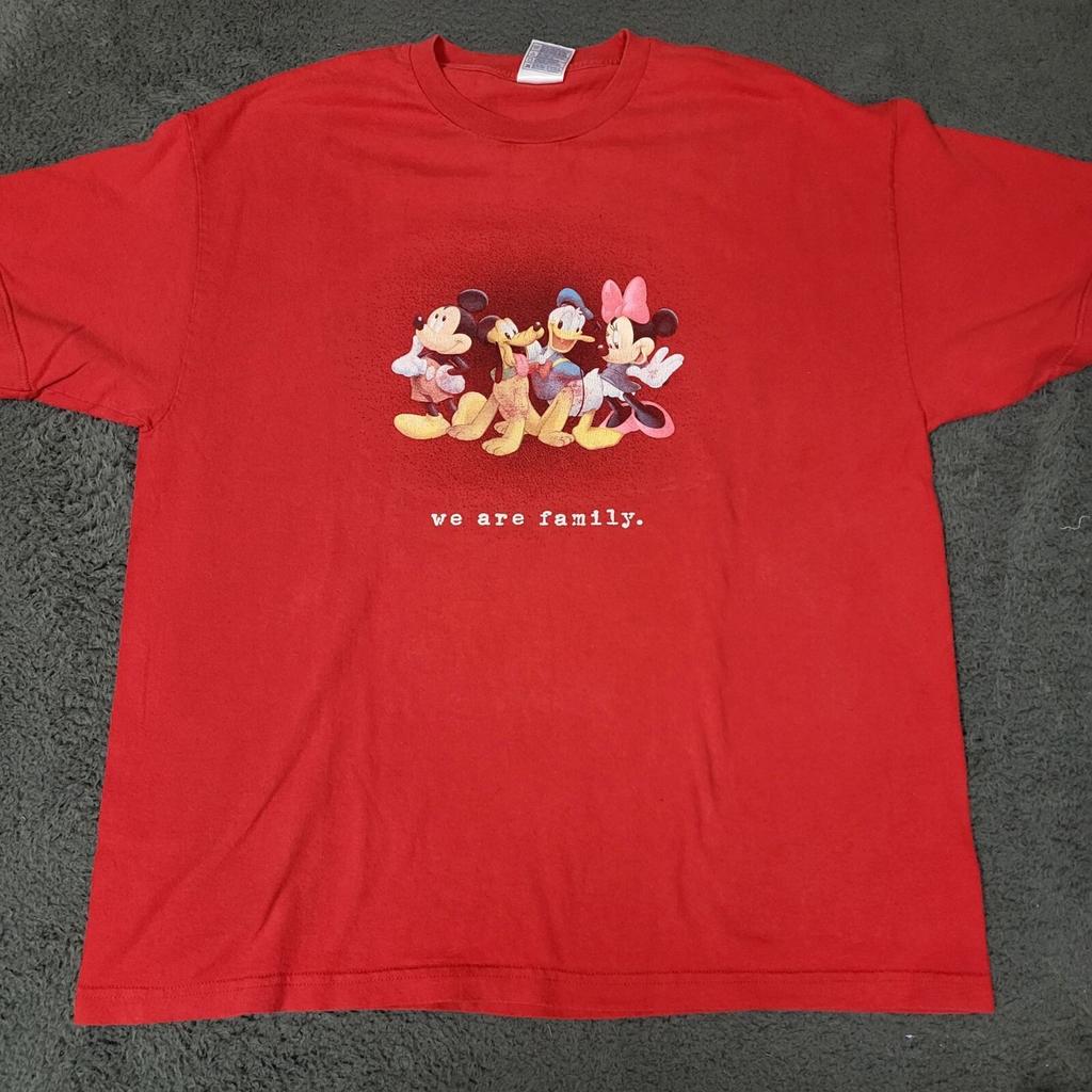Disney Red "We Are Family" Graphic Tee Size: 2XL Vintage Unisex T-Shirt