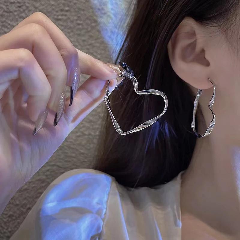 Модные серьги-кольца из нержавеющей стали в форме сердца для женщин в стиле панк, винтажные серьги для пирсинга из нержавеющей стали для девочек, рождественские подарки
