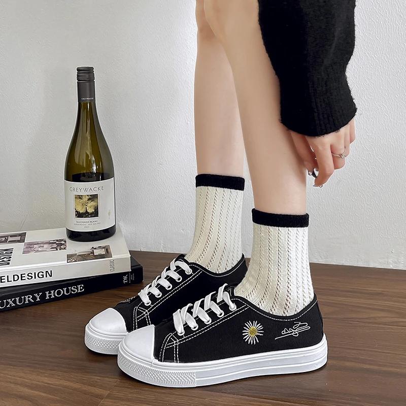 2025Women's Casual Sports Shoes Autumn New Round Head Front Lacing Cloth Soft Sole Non-slip Low Top Single Shoes