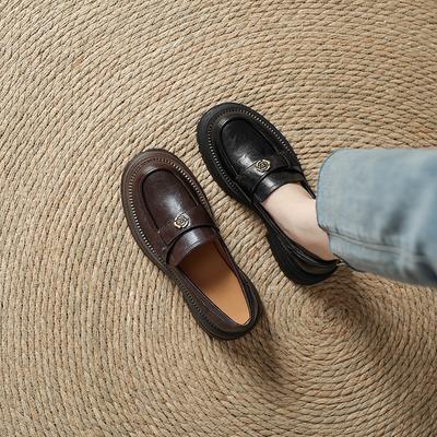 Лоферы на толстой подошве в британском стиле ретро с одним ремешком женские классические камелии 2025 ранняя весна маленькие кожаные туфли одинарная обувь