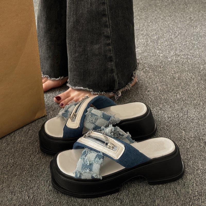 Spring and Summer Footwear Platform Sandals and Slippers To Increase Non-slip Women's Shoes Beach Shoes.
