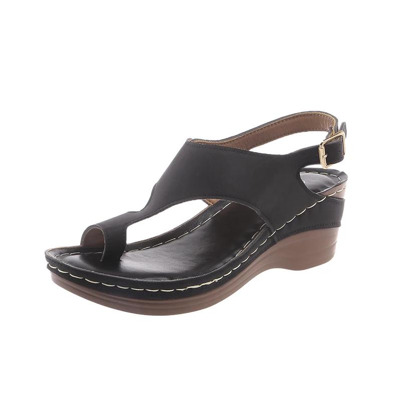 Мода 2024 года, горячая распродажа обуви для женщин, женские сандалии с открытым носком, летние римские пряжки, однотонные, повседневные пляжные сандалии на танкетке большого размера