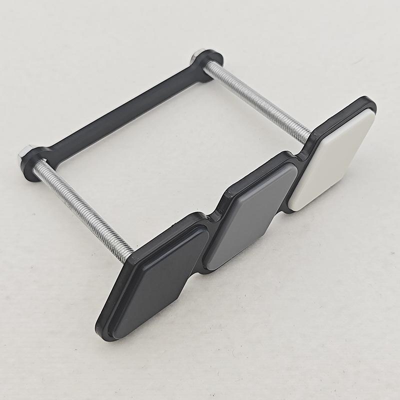 3 Colors Grille Badge Tri Colors Emblem For Toyota Tacoma Tundra 4Runner Highlande Rav4 Air Inlet Grille Auto Car Accessories
