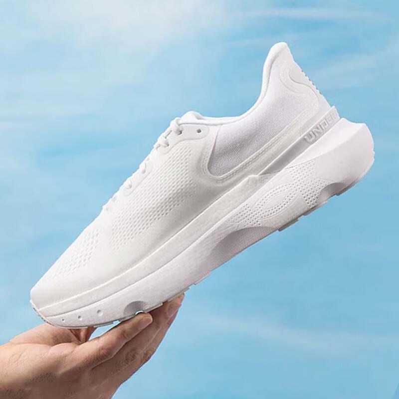 Under Armour Легкие мужские кроссовки