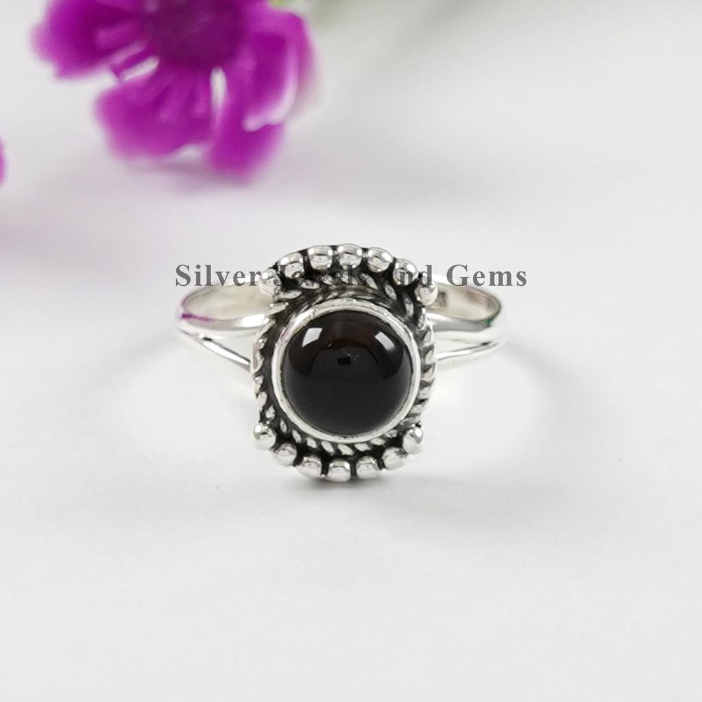 Round Black Onyx Ring, Light Weight Ring, 925 Sterling Silver Ring, Black Onyx Dainty Ring, Gift for Mom, December Birthstone, Handmade Ring