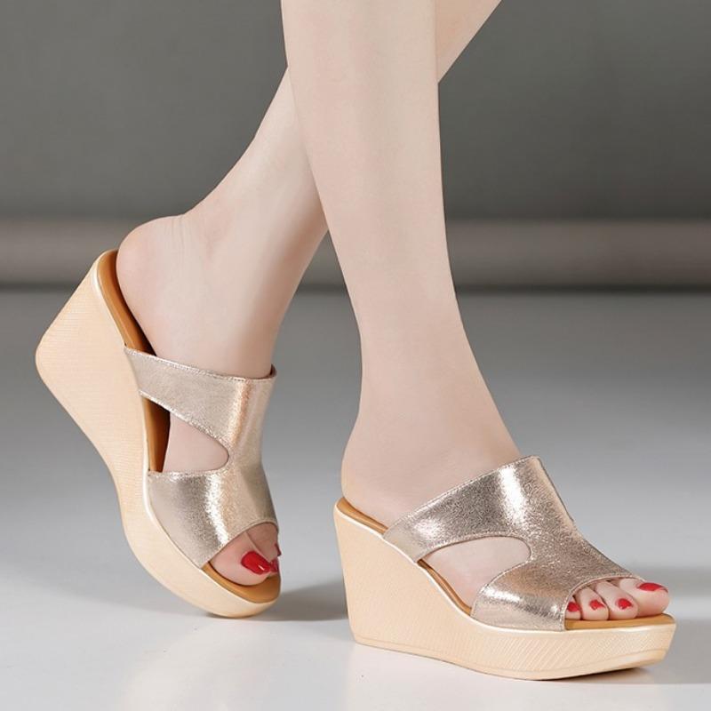 2024 Летние женские тапочки, модные брендовые женские босоножки на танкетке, повседневные открытые носки, пляжная юбка, тапочки с толстой подошвой