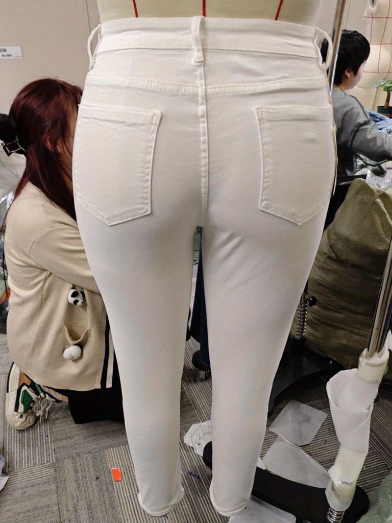 Женские черные и белые джинсы скинни из высокоэластичного денима - Большие размеры